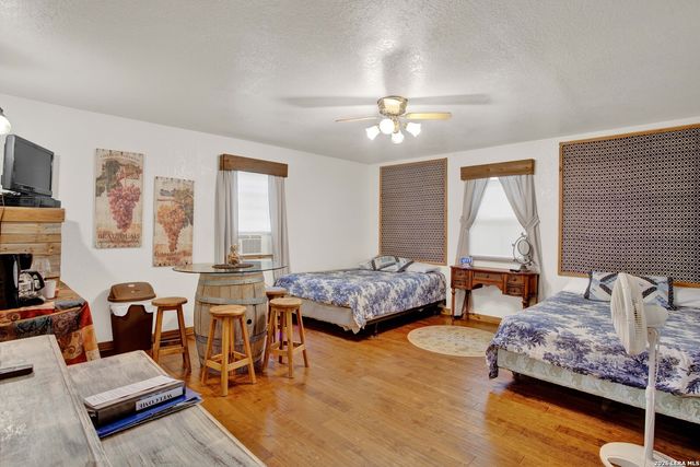 10207 E US Highway 290, Fredericksburg, TX 78624