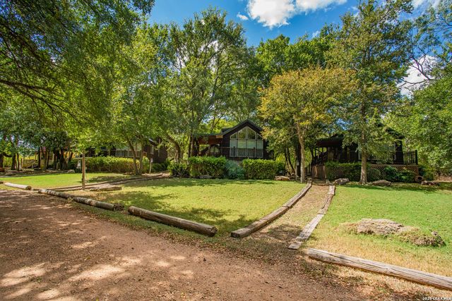 10207 E US Highway 290, Fredericksburg, TX 78624