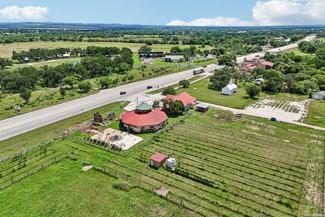 10207 E US Highway 290, Fredericksburg, TX 78624