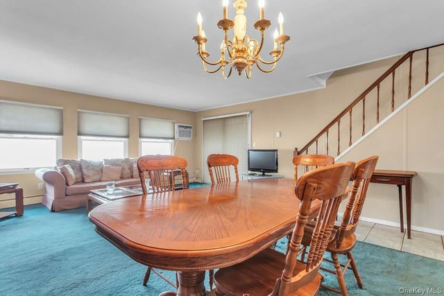 7 Eve Lane, Levittown, NY 11756
