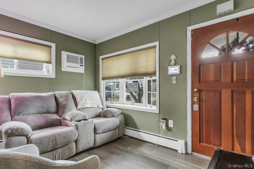 7 Eve Lane, Levittown, NY 11756 — photo 3