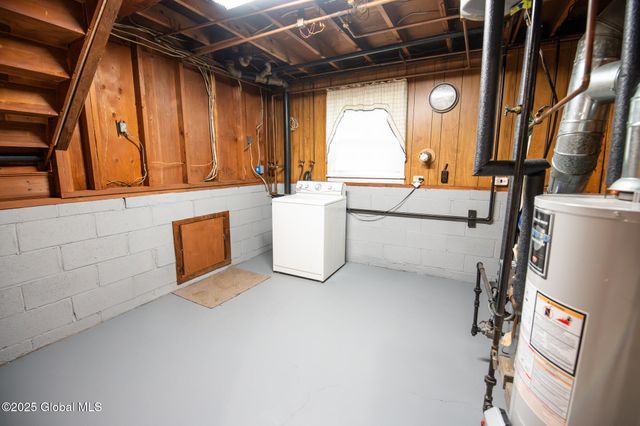 126 Woodin Road, Halfmoon, NY 12065