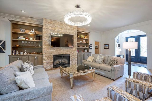 8855 Monticello Road, Lenexa, KS 66227