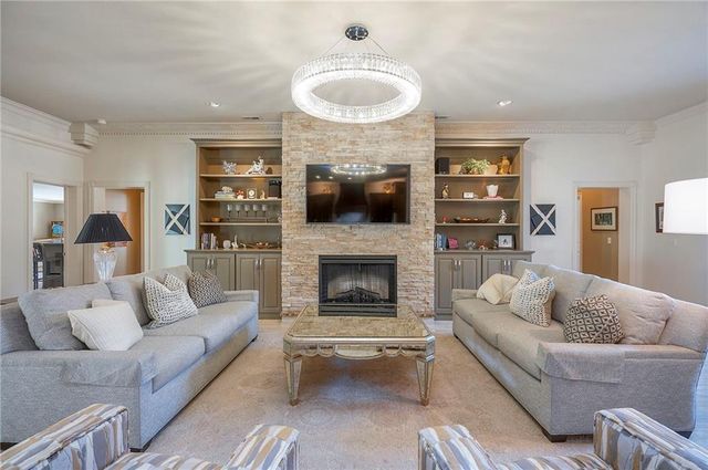 8855 Monticello Road, Lenexa, KS 66227