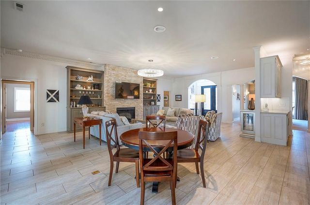 8855 Monticello Road, Lenexa, KS 66227