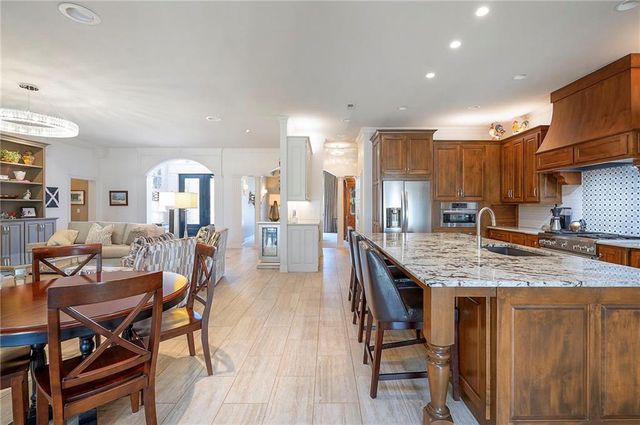 8855 Monticello Road, Lenexa, KS 66227