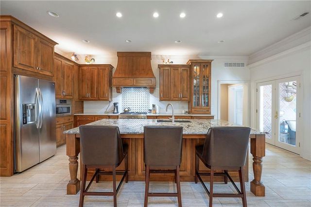 8855 Monticello Road, Lenexa, KS 66227