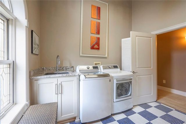 8855 Monticello Road, Lenexa, KS 66227