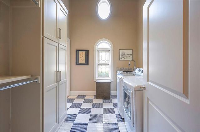 8855 Monticello Road, Lenexa, KS 66227