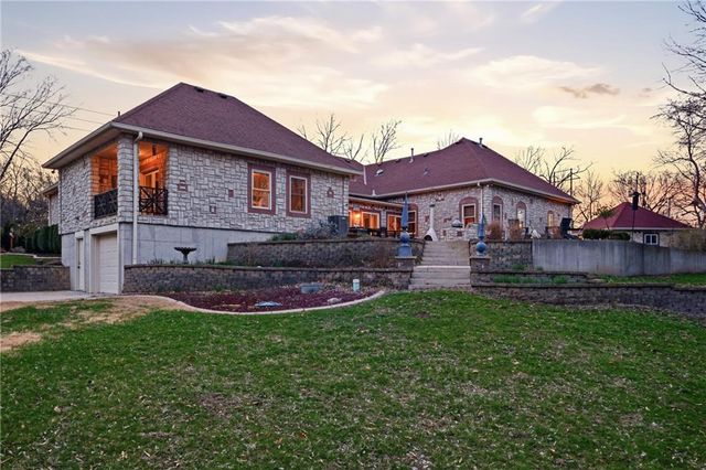 8855 Monticello Road, Lenexa, KS 66227