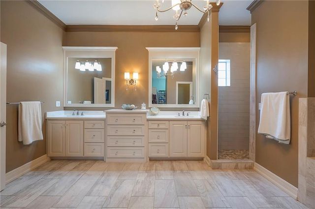 8855 Monticello Road, Lenexa, KS 66227