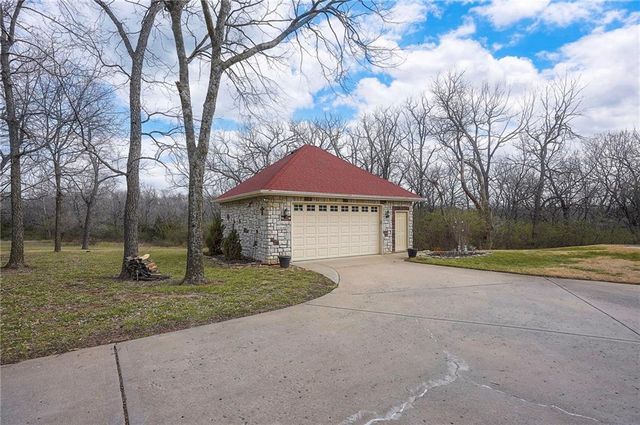 8855 Monticello Road, Lenexa, KS 66227