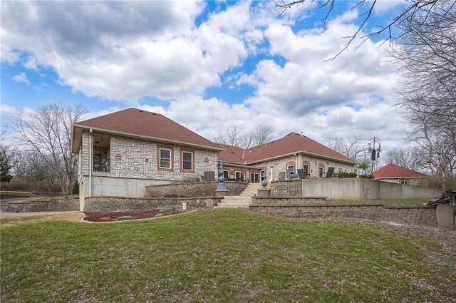 8855 Monticello Road, Lenexa, KS 66227