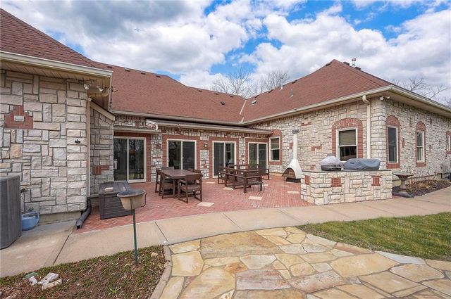 8855 Monticello Road, Lenexa, KS 66227