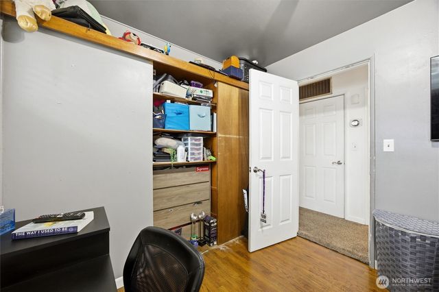 1715 N 15th Avenue, Pasco, WA 99301