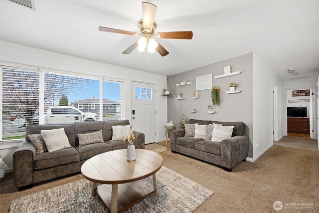 1715 N 15th Avenue, Pasco, WA 99301