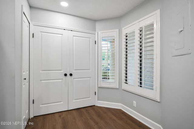 3809 LAVISTA Circle 210, Jacksonville, FL 32217