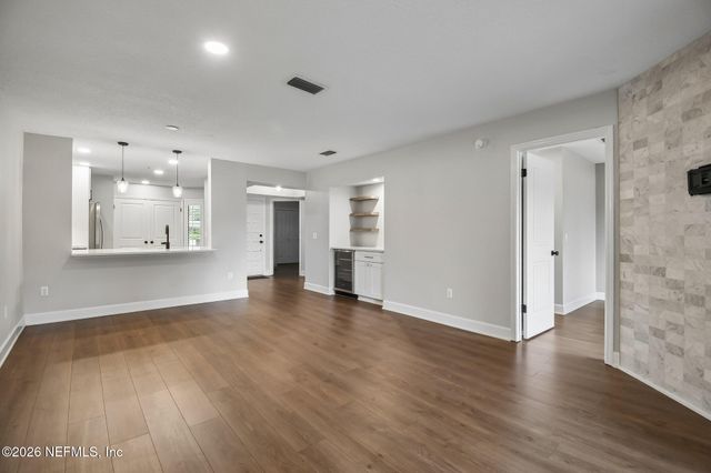 3809 LAVISTA Circle 210, Jacksonville, FL 32217