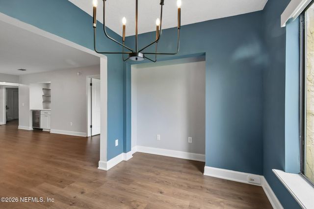 3809 LAVISTA Circle 210, Jacksonville, FL 32217