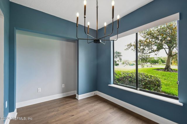 3809 LAVISTA Circle 210, Jacksonville, FL 32217
