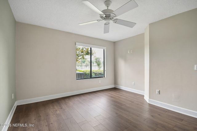 3809 LAVISTA Circle 210, Jacksonville, FL 32217