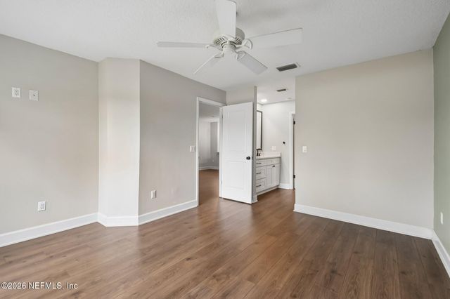 3809 LAVISTA Circle 210, Jacksonville, FL 32217