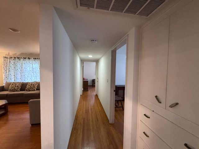 6717 52nd St, Sacramento, CA 95823