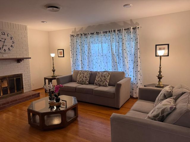 6717 52nd St, Sacramento, CA 95823