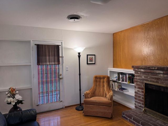 6717 52nd St, Sacramento, CA 95823