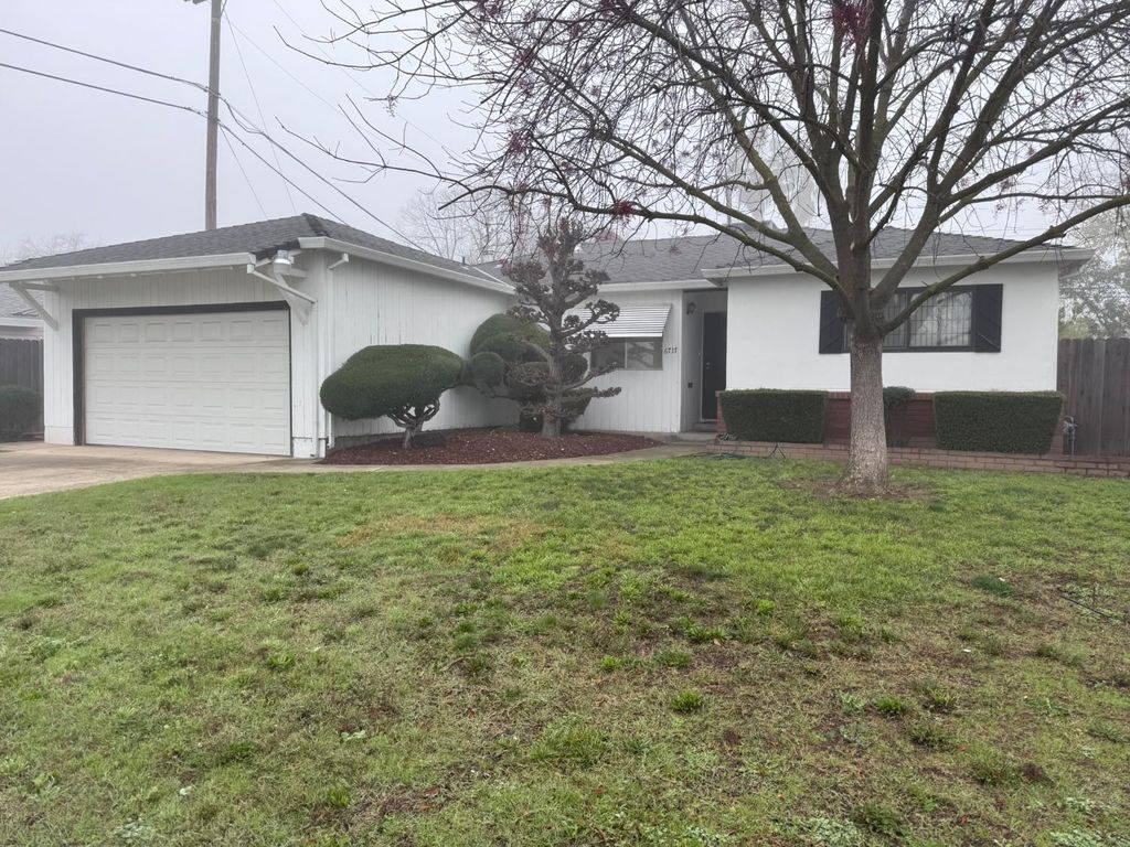 6717 52nd St, Sacramento, CA 95823