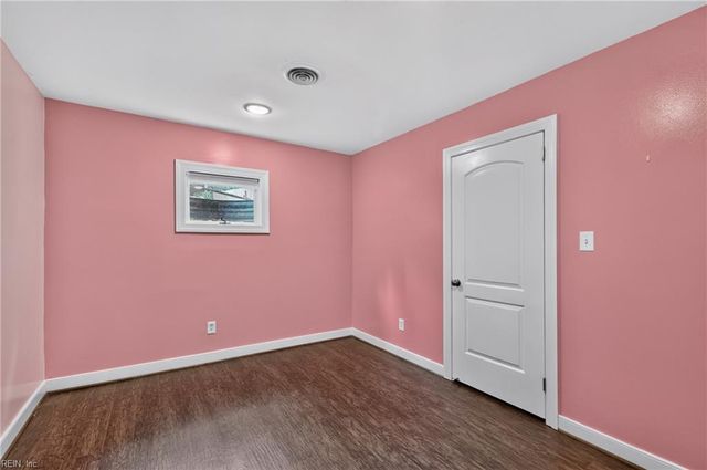204 Graves CIR, Newport News, VA 23602