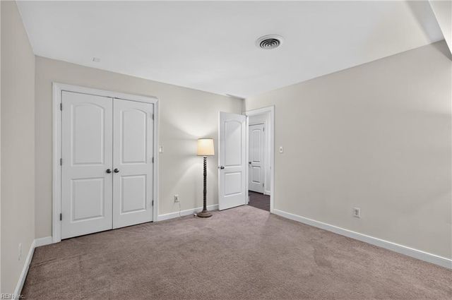 204 Graves CIR, Newport News, VA 23602