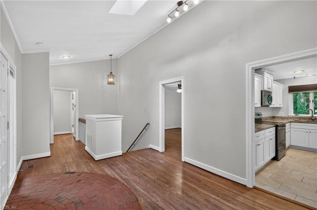 204 Graves CIR, Newport News, VA 23602