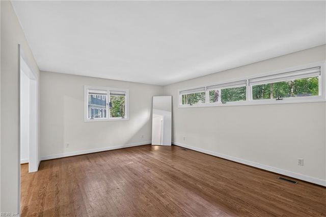 204 Graves CIR, Newport News, VA 23602