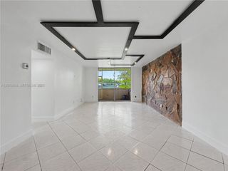 8411 NW 8th Street 102, Miami, FL 33126