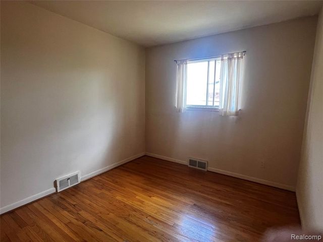 3582 Paddington Drive, Troy, MI 48084