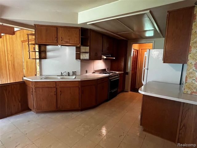3582 Paddington Drive, Troy, MI 48084