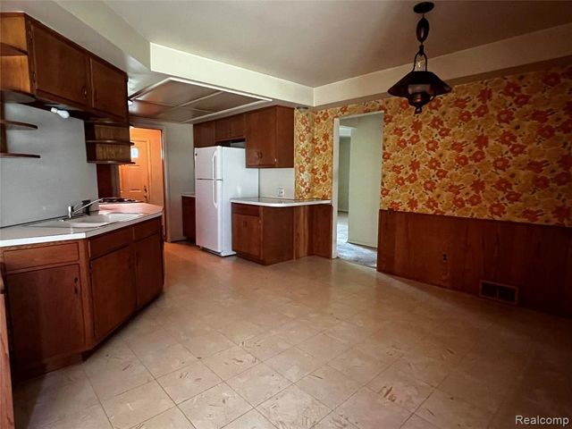 3582 Paddington Drive, Troy, MI 48084