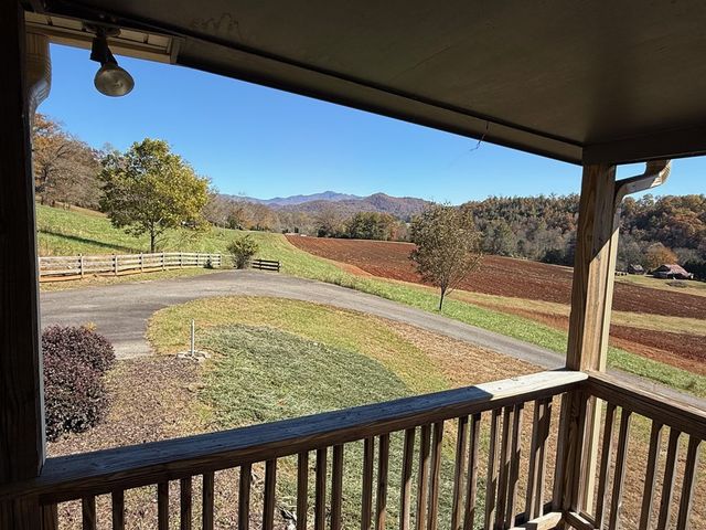 516 River Oaks Drive, Murphy, NC 28906