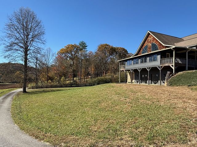 516 River Oaks Drive, Murphy, NC 28906