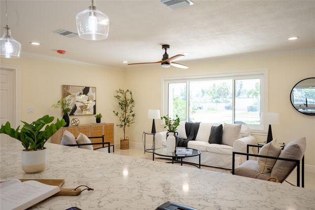 5119 VENETIAN BOULEVARD NE, St Petersburg, FL 33703