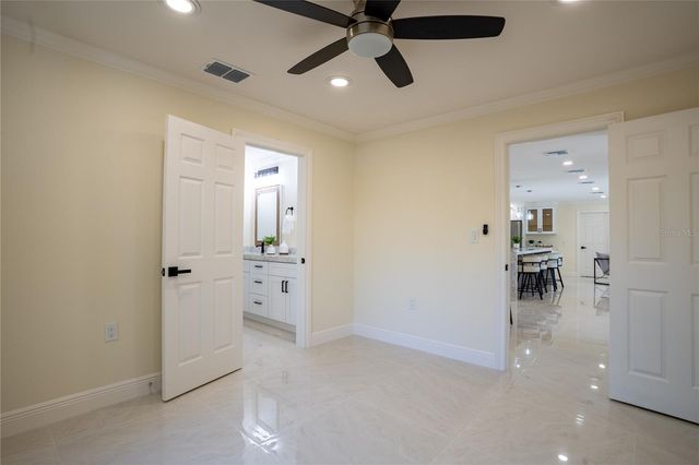 5119 VENETIAN BOULEVARD NE, St Petersburg, FL 33703