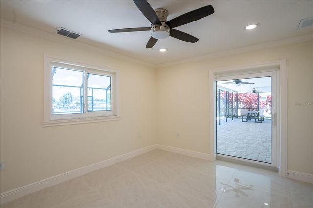 5119 VENETIAN BOULEVARD NE, St Petersburg, FL 33703