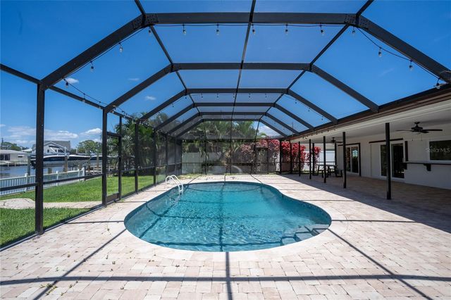 5119 VENETIAN BOULEVARD NE, St Petersburg, FL 33703