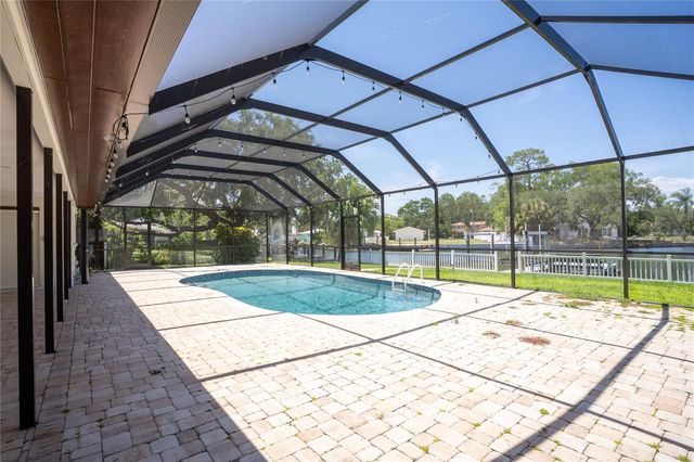 5119 VENETIAN BOULEVARD NE, St Petersburg, FL 33703