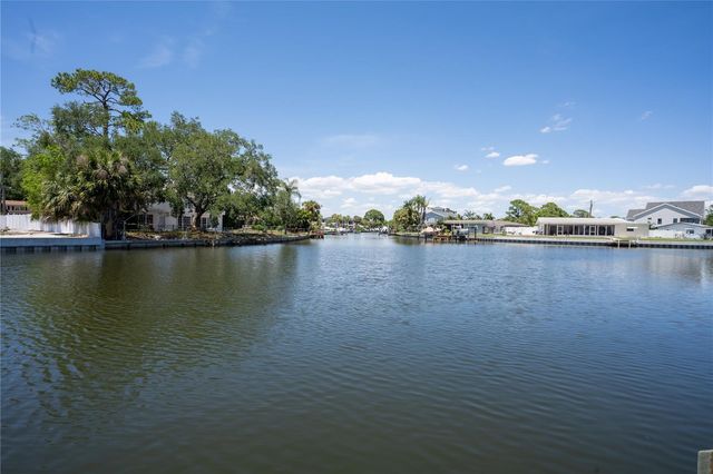 5119 VENETIAN BOULEVARD NE, St Petersburg, FL 33703