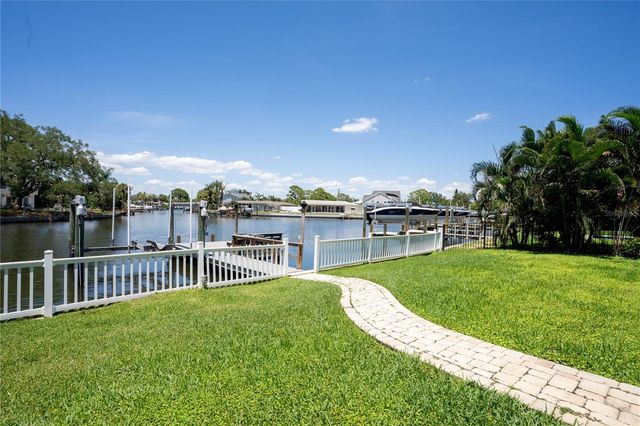 5119 VENETIAN BOULEVARD NE, St Petersburg, FL 33703