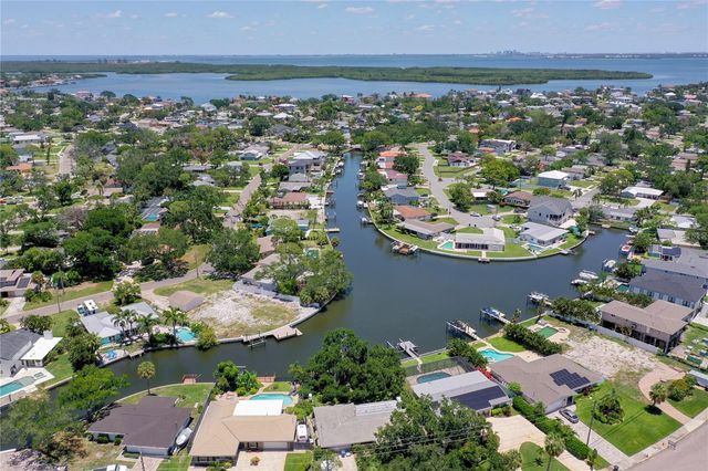 5119 VENETIAN BOULEVARD NE, St Petersburg, FL 33703