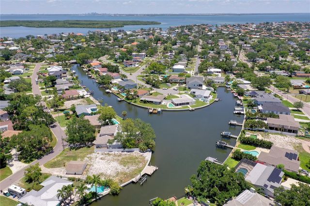 5119 VENETIAN BOULEVARD NE, St Petersburg, FL 33703