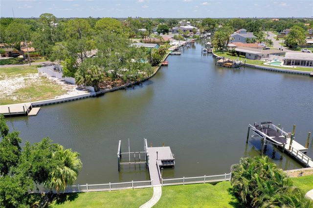5119 VENETIAN BOULEVARD NE, St Petersburg, FL 33703